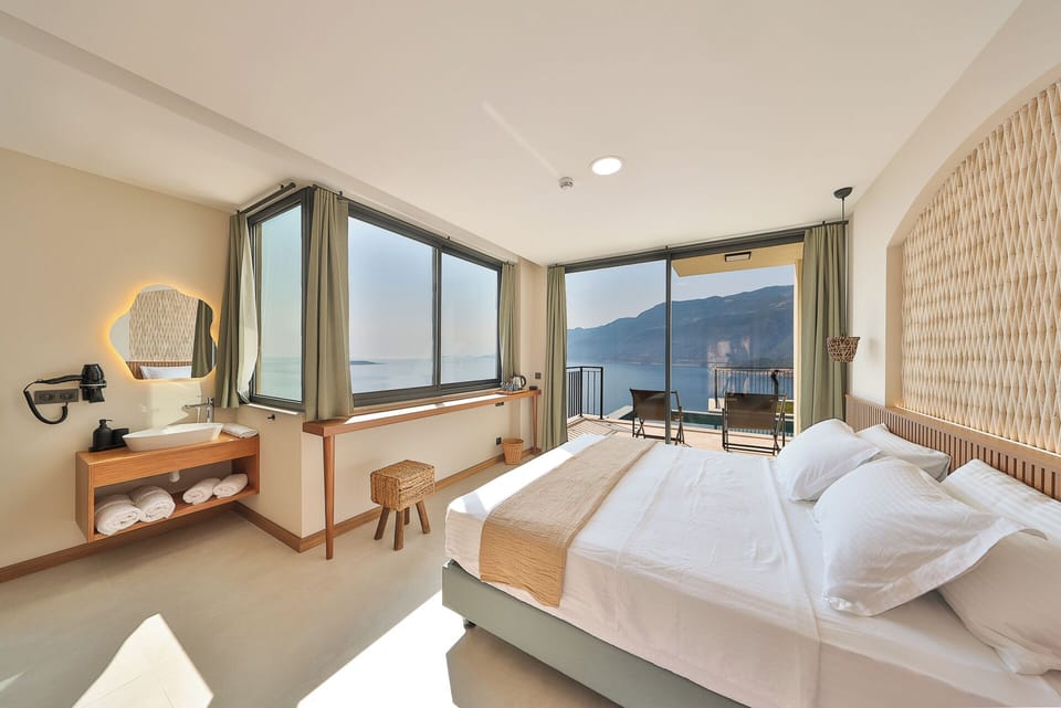 Double Room, Patio, Sea View | Soundproofing, free WiFi, bed sheets