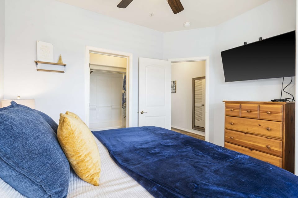 Condo, 1 King Bed with Sofa bed, Balcony, Garden View (Sweet Serenity) | 1 bedroom, individually decorated, individually furnished