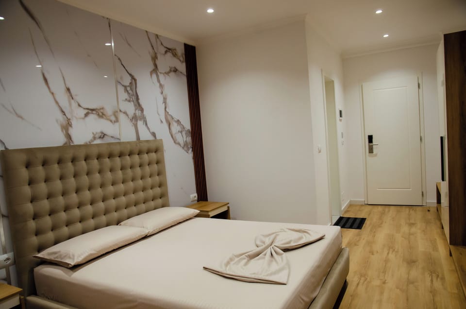 Double Room, Balcony, Mountain View | Desk, WiFi (free)