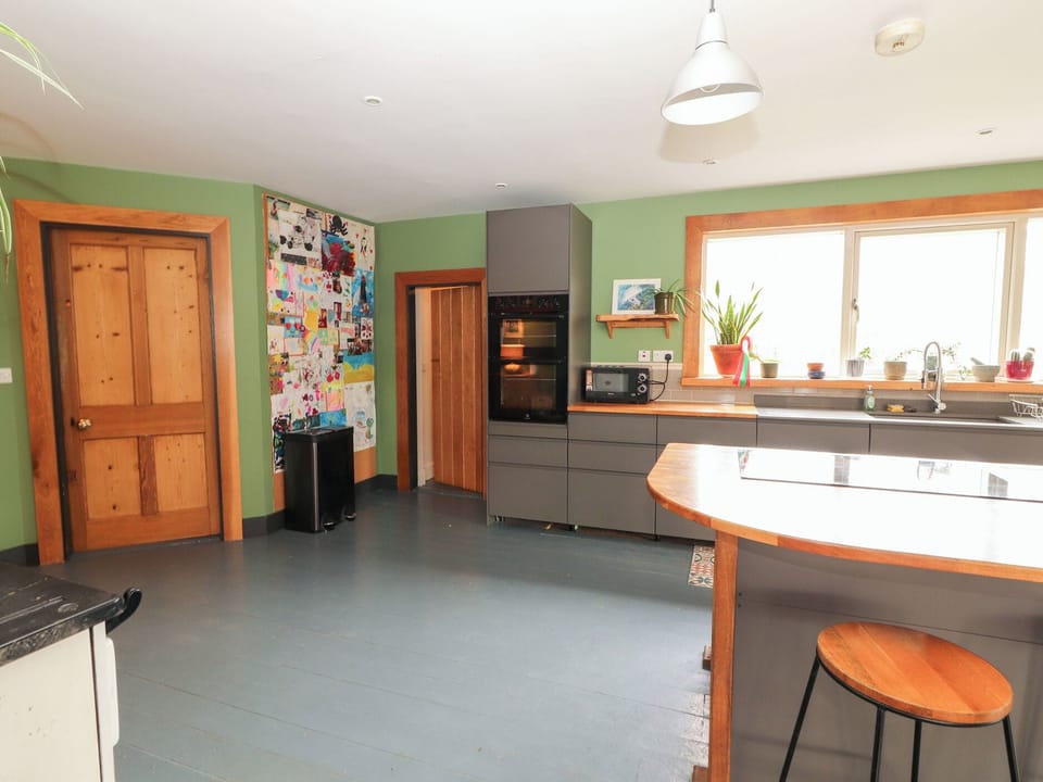 Fridge, microwave, dishwasher, toaster