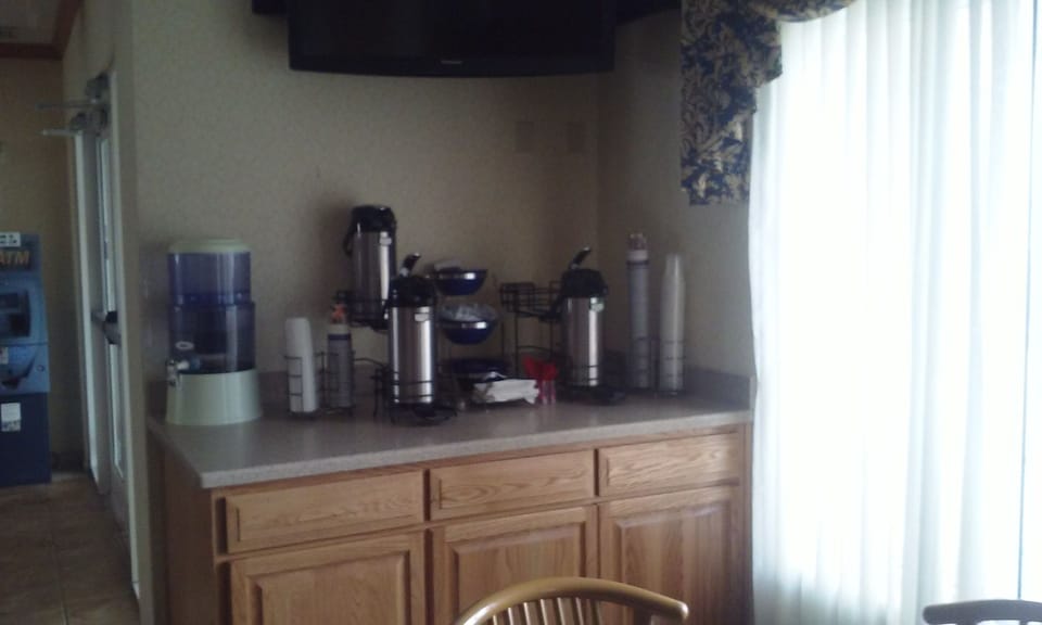 Free daily continental breakfast