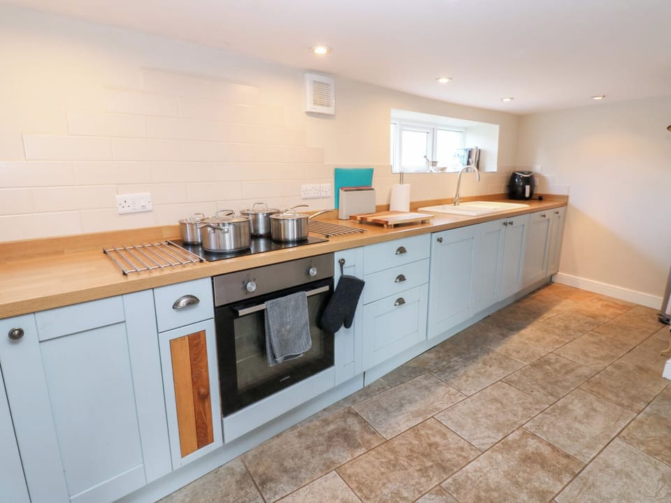 Fridge, microwave, dishwasher, toaster