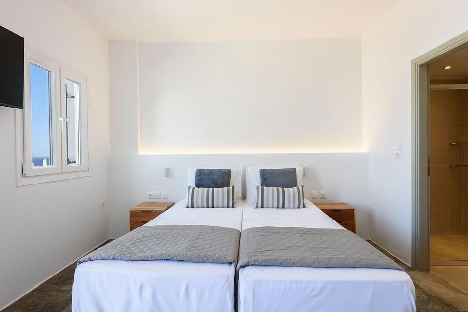 Luxury Studio, Sea View | In-room safe, free WiFi
