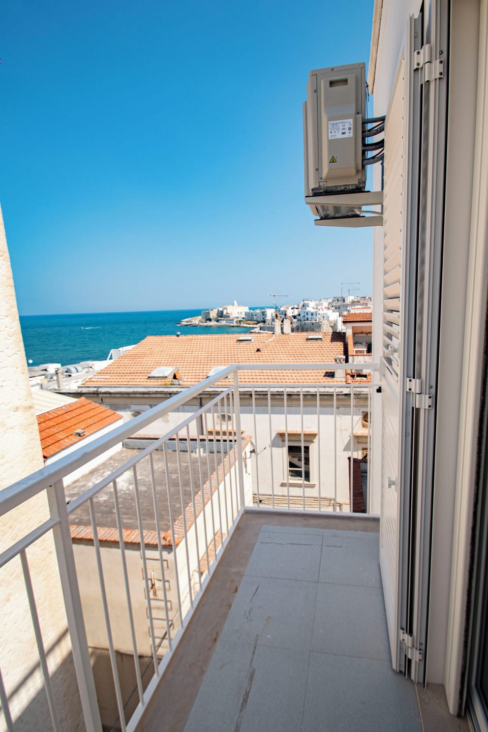 Deluxe Studio Suite, Balcony, Sea View | Egyptian cotton sheets, premium bedding, Select Comfort beds