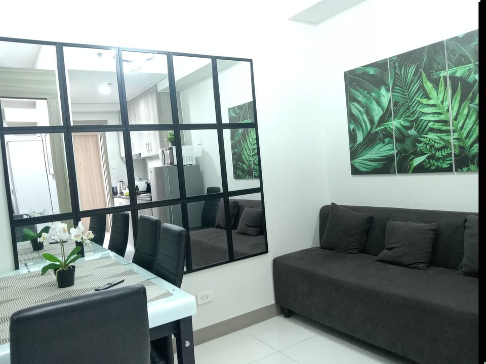 Condo, 2 Bedrooms, Pool View | Living room