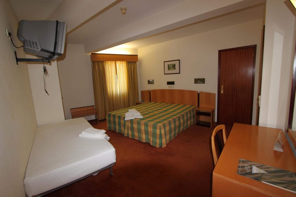 In-room safe, desk, blackout drapes, soundproofing