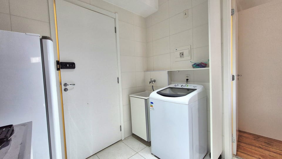 Standard Apartment, Lanai | Laundry