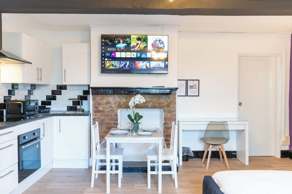 Design Studio | In-room dining