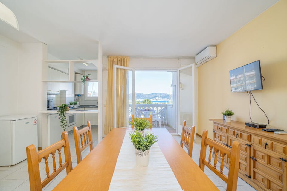 Apartment | Dining