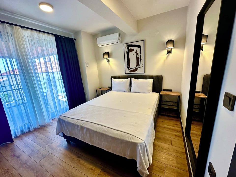 Deluxe Double Room, Terrace, Sea View | Egyptian cotton sheets, premium bedding, Select Comfort beds