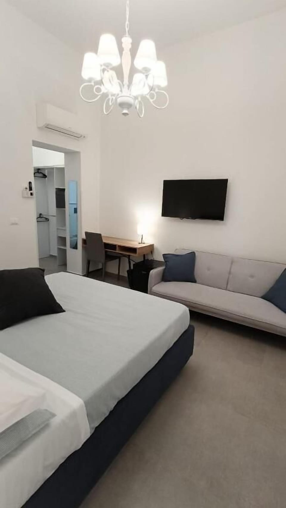 Desk, iron/ironing board, free WiFi