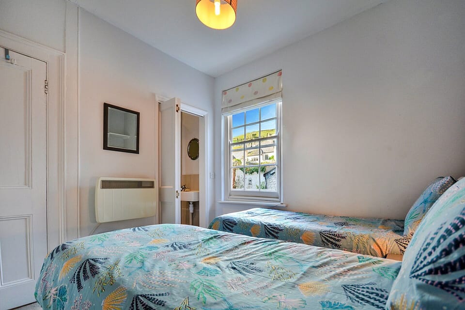 House | 2 bedrooms, iron/ironing board