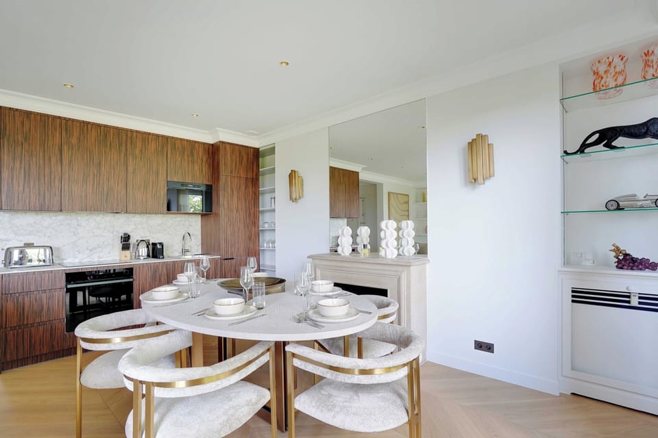 Apartment | Dining