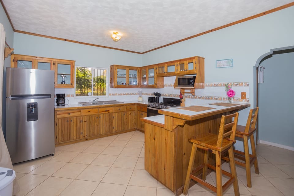 Apartment, 2 Bedrooms | Private kitchen