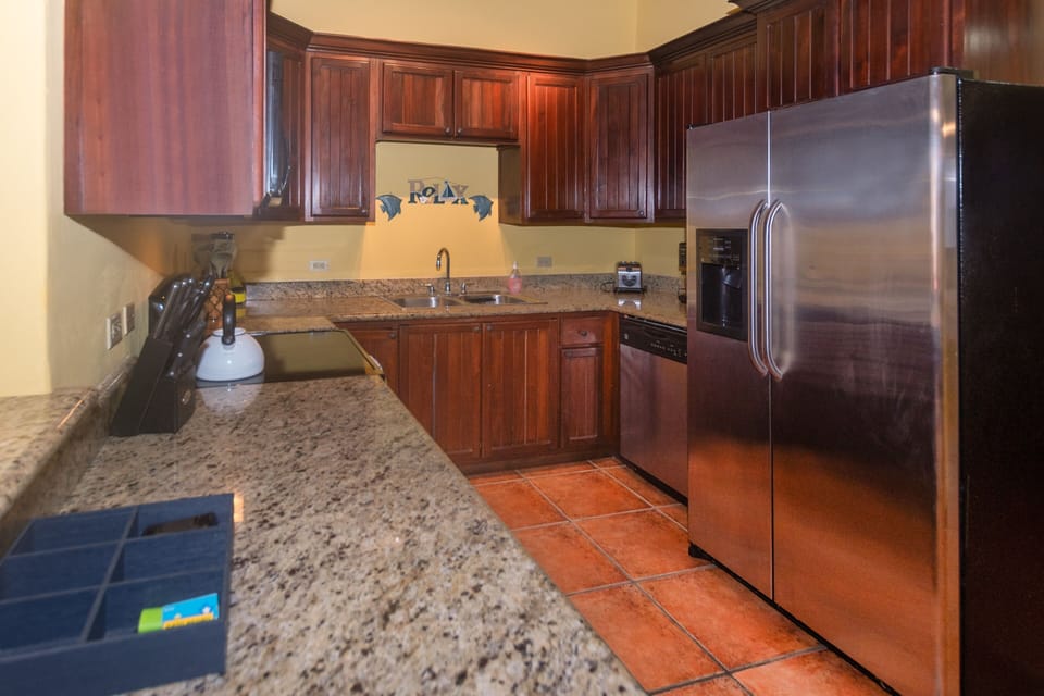 Apartment, 2 Bedrooms | Private kitchen | Fridge, coffee/tea maker, toaster