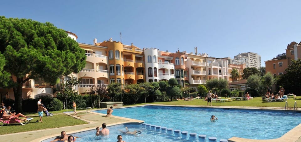 Apartment | Pool | Outdoor pool