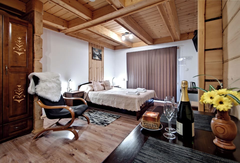 Classic Double Room with Balcony | Blackout drapes, iron/ironing board, free WiFi