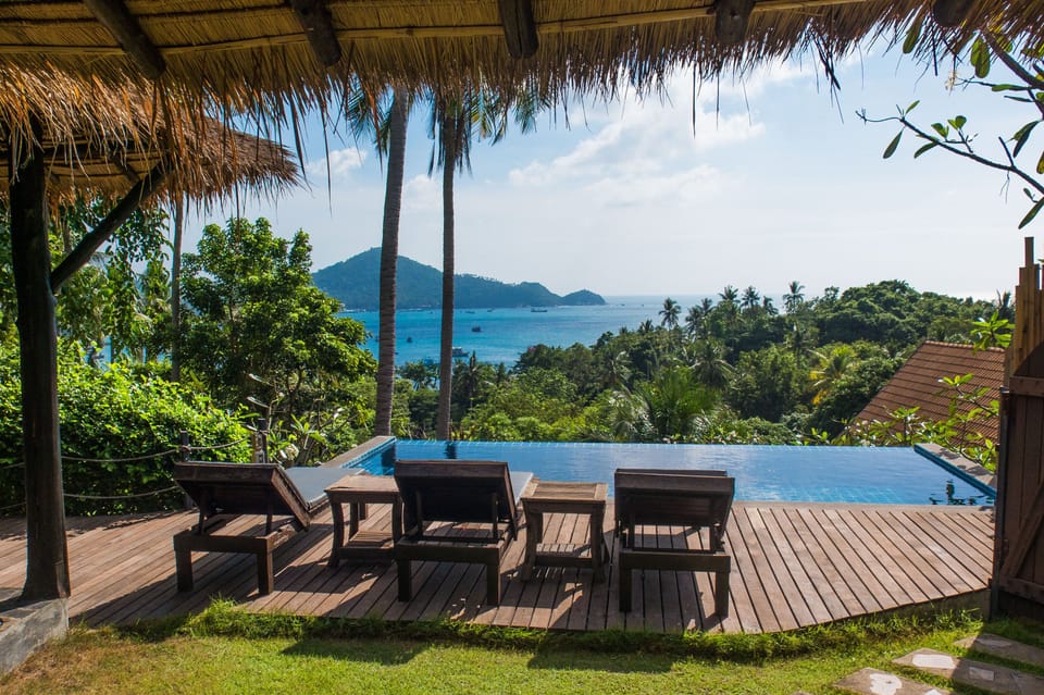 Outdoor pool, sun loungers