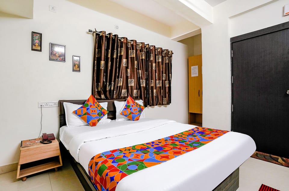 Egyptian cotton sheets, premium bedding, in-room safe, free WiFi