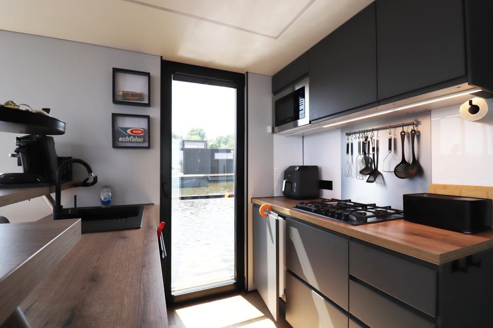 Mobile Home | Private kitchen | Toaster