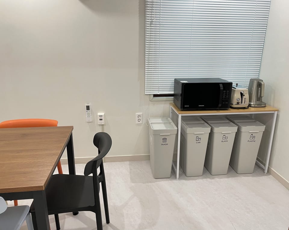 Classic Double Room (Self Check-in) | Dining room