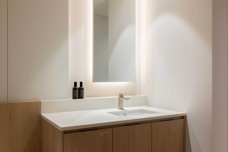 Suite Spa | Desk, blackout drapes, soundproofing, free WiFi