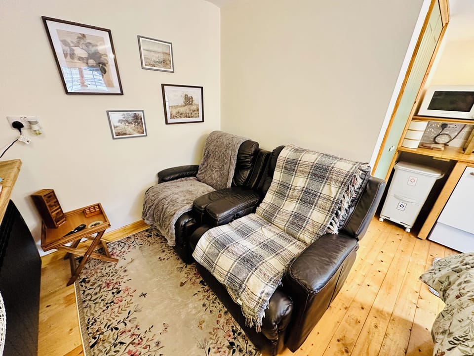 Cottage | Living area