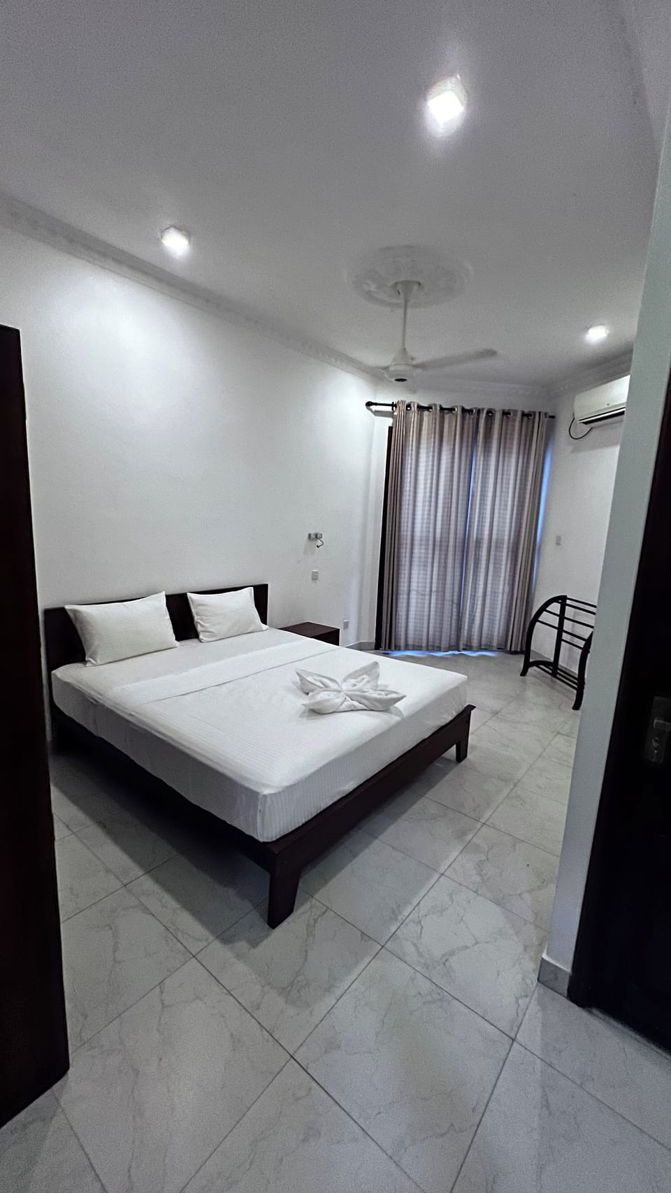 Standard Double Room, 1 Queen Bed | Desk, laptop workspace, soundproofing, iron/ironing board