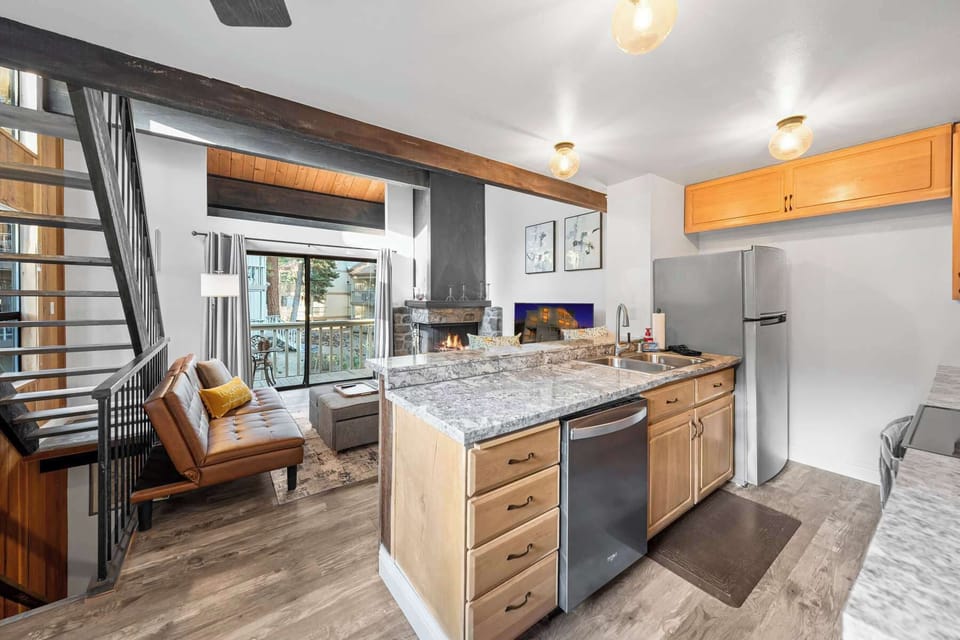 Condo, Multiple Beds, Patio, Mountain View (Kingswood Village Escape) | Interior