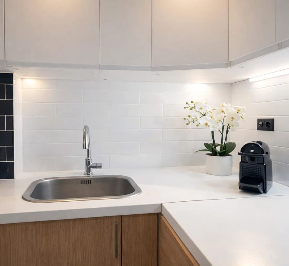 Apartment, Courtyard View | Private kitchen | Espresso maker, electric kettle, toaster, freezer