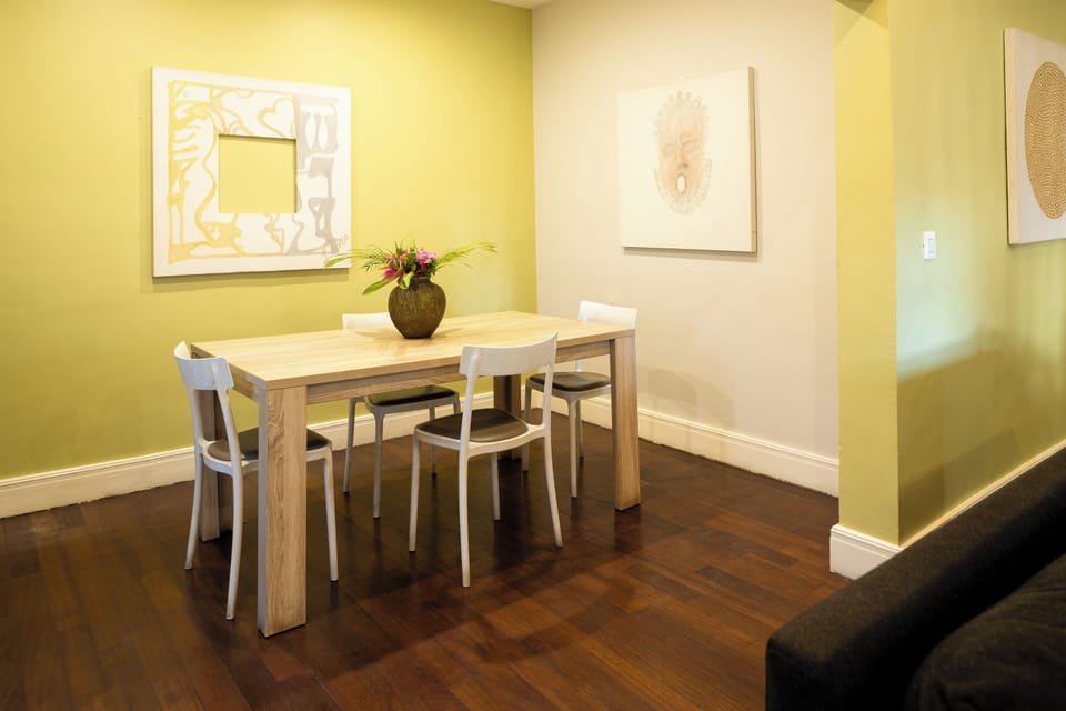 Luxury Apartment, 2 Bedrooms, Balcony, Pool View | In-room dining