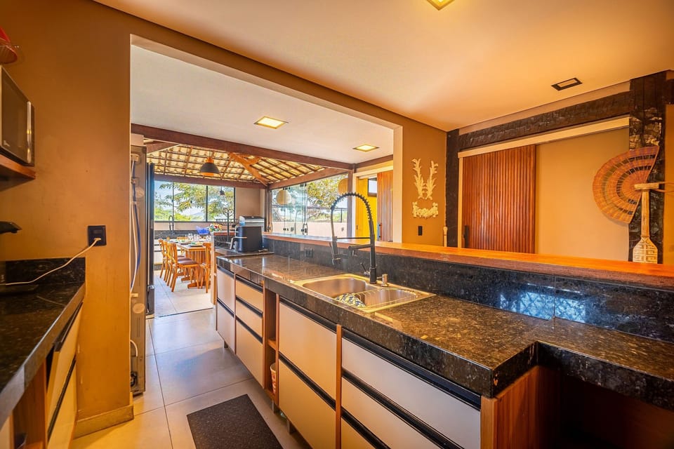 Deluxe Villa | Private kitchen | Fridge, microwave, oven, stovetop