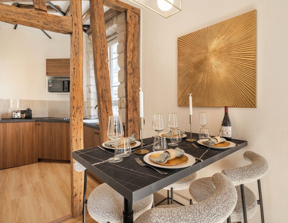 Superior Apartment, Courtyard View | Living area | 80-cm Smart TV with digital channels