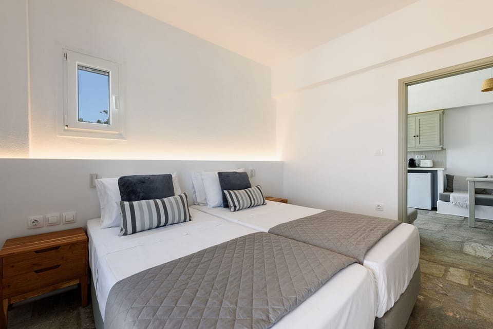 Luxury Apartment, Sea View | In-room safe, blackout drapes, free WiFi