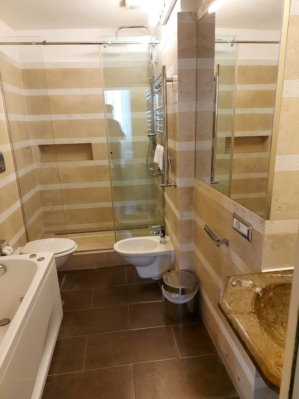 Quadruple Room | Bathroom | Free toiletries, hair dryer, towels
