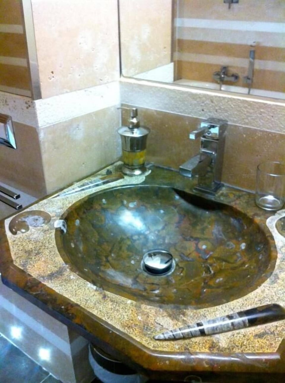 Quadruple Room | Bathroom | Free toiletries, hair dryer, towels