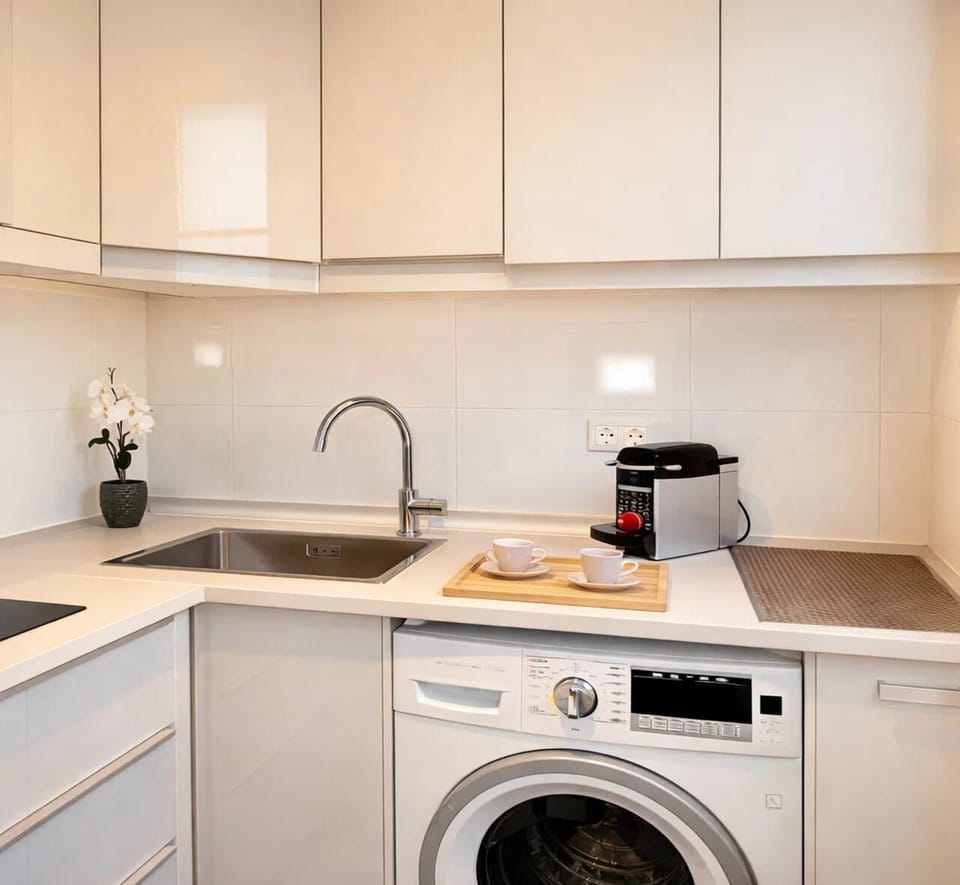 Standard Studio, City View | Private kitchen | Espresso maker, electric kettle, toaster, freezer