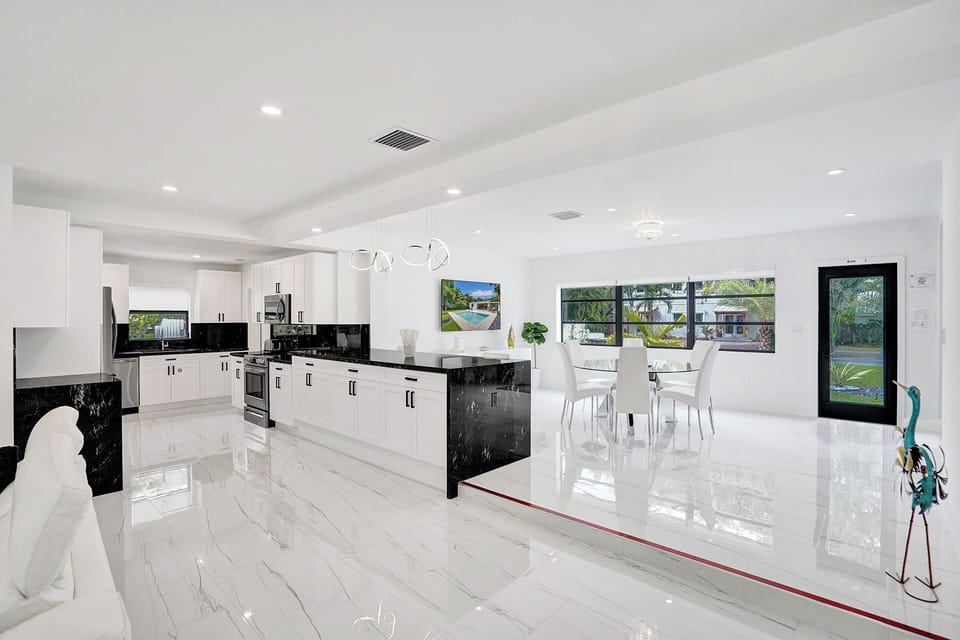 Luxury House, Pool View | Living area