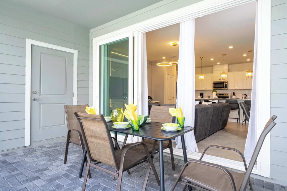 Premium Townhome | Private pool