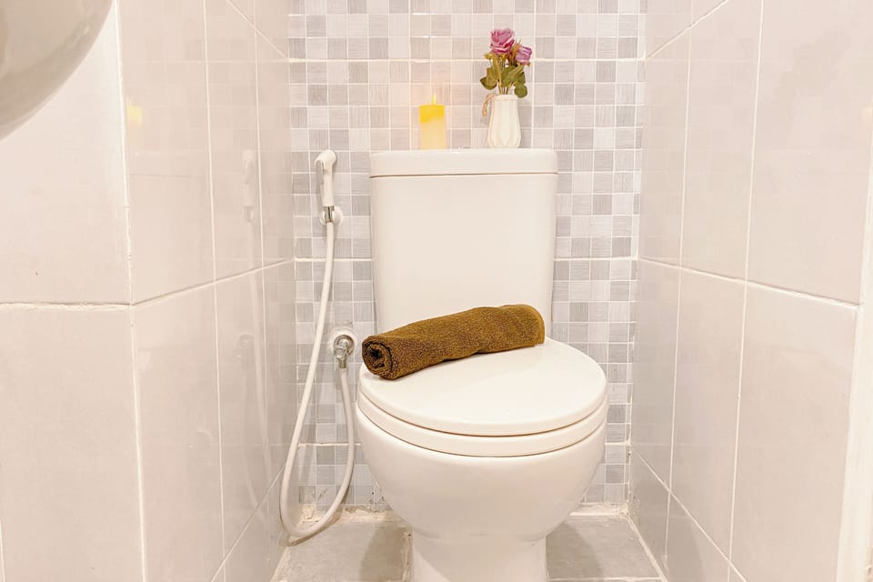 Standard Studio | Bathroom