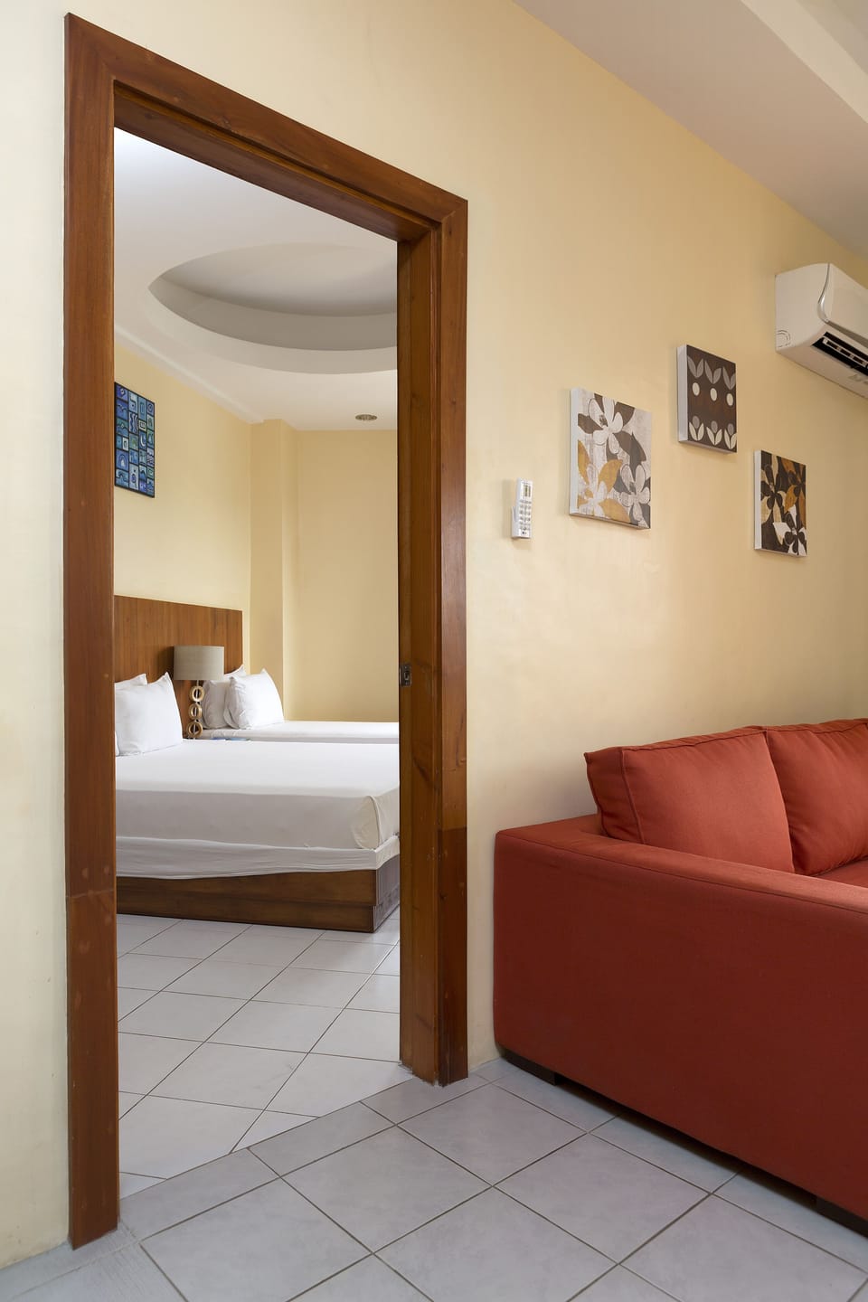 Suite, Balcony | Desk, blackout drapes, rollaway beds, free WiFi