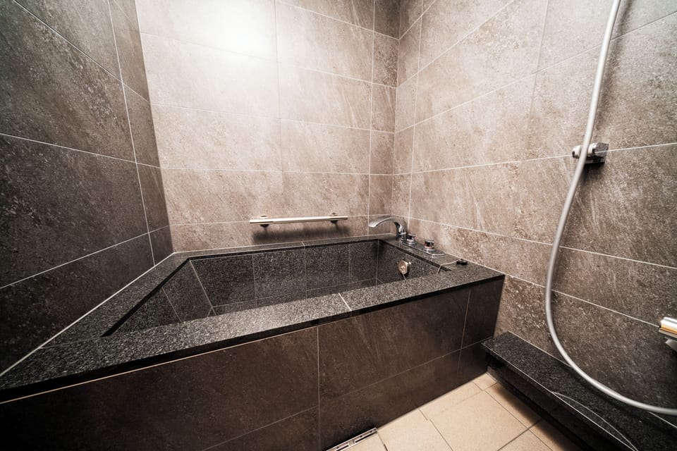 Deluxe Twin Room, Non Smoking (Adults only) | Desk, free WiFi, bed sheets