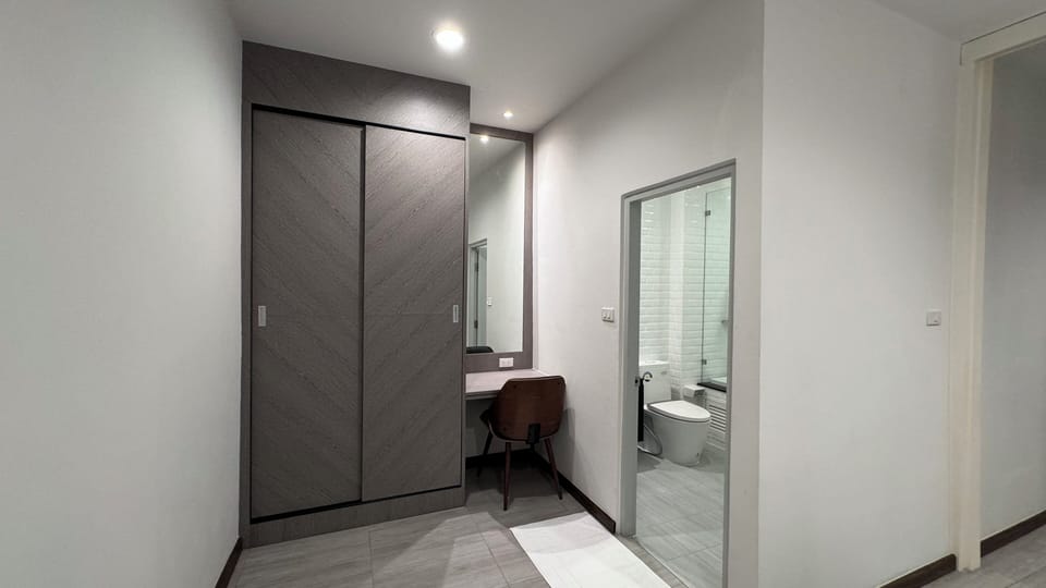 Suite | Desk, free WiFi, bed sheets