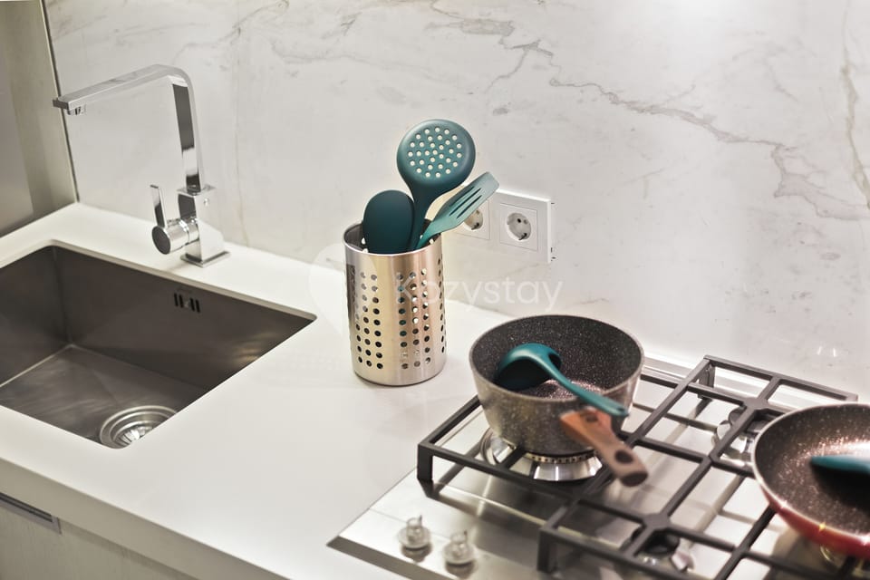 Apartment, 2 Bedrooms, City View | Private kitchen