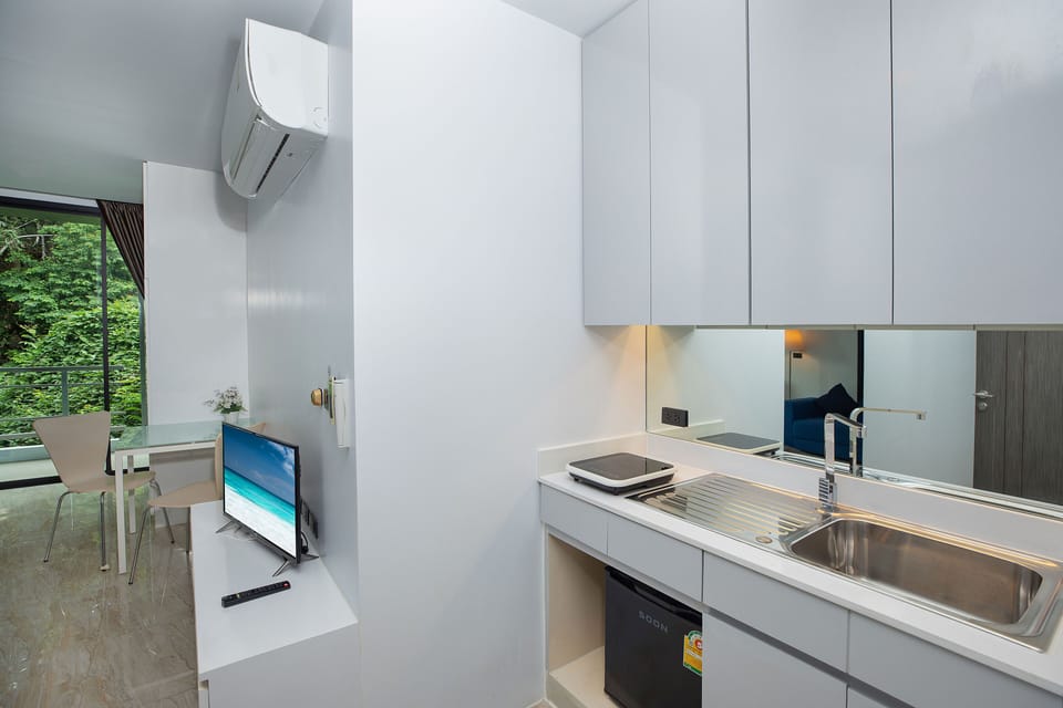 Design Villa, 4 Bedrooms, Private Pool, Garden View | Private kitchenette | Electric kettle