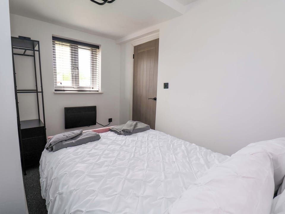 2 bedrooms, individually decorated, individually furnished, free WiFi