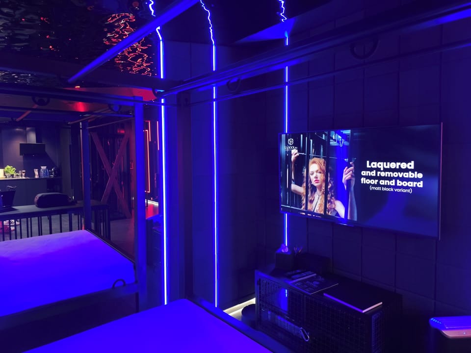 Deluxe Apartment, Non Smoking, Kitchenette | Blackout drapes, soundproofing, WiFi (free)