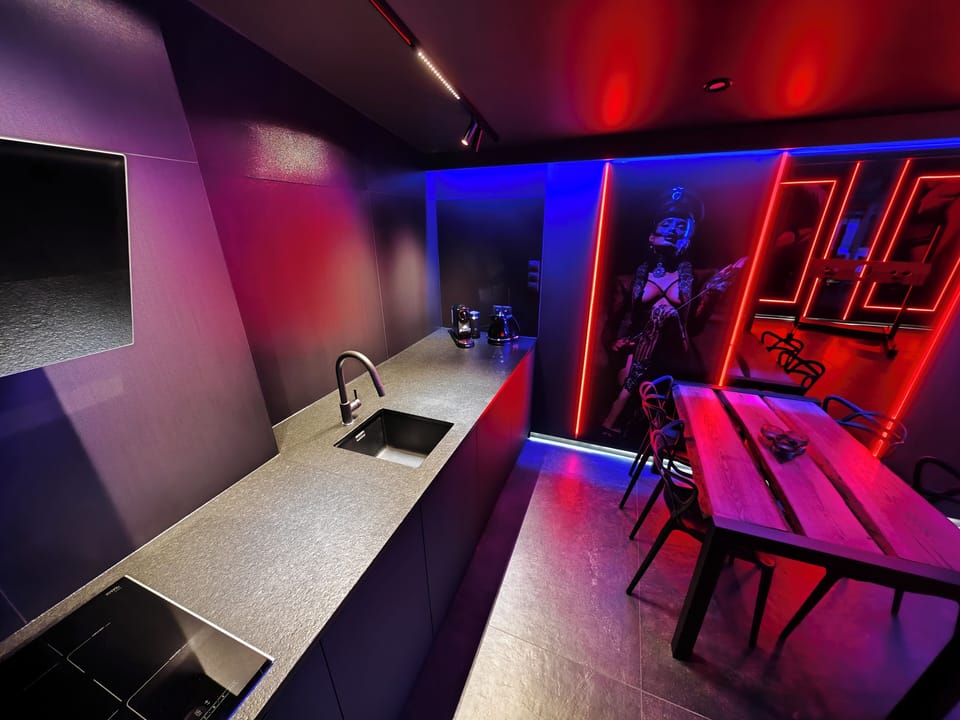 Deluxe Apartment, Non Smoking, Kitchenette | Private kitchen