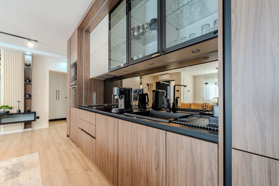 Deluxe Villa, Garden View | Private kitchen | Full-size fridge, microwave, oven, stovetop