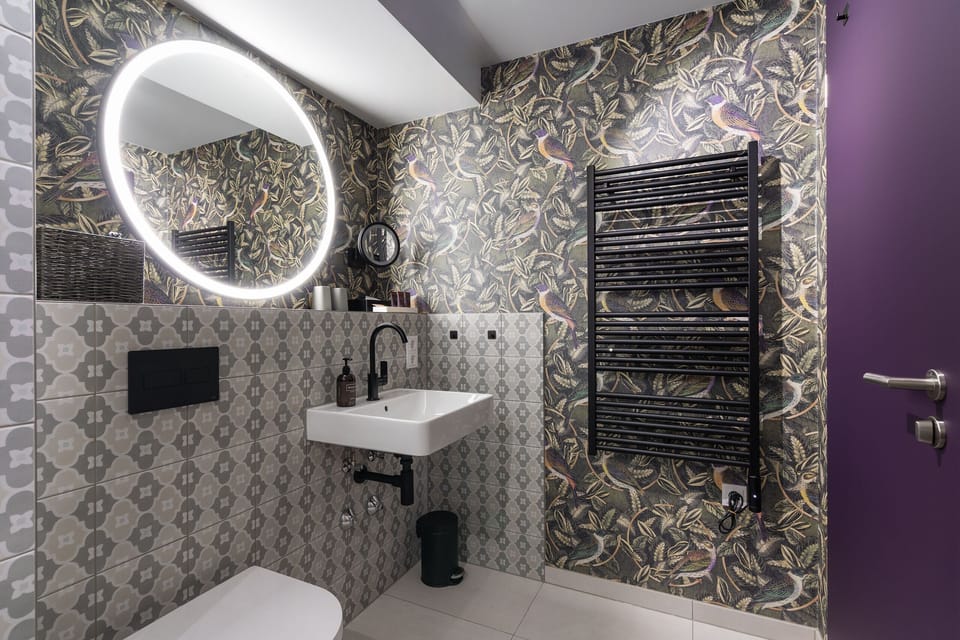 Room 4 | In-room safe, blackout drapes, soundproofing, free WiFi